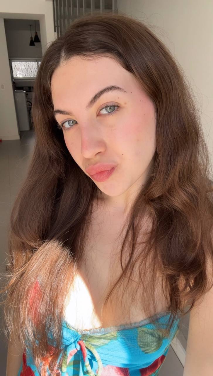 Nude girl Amber in Siliguri