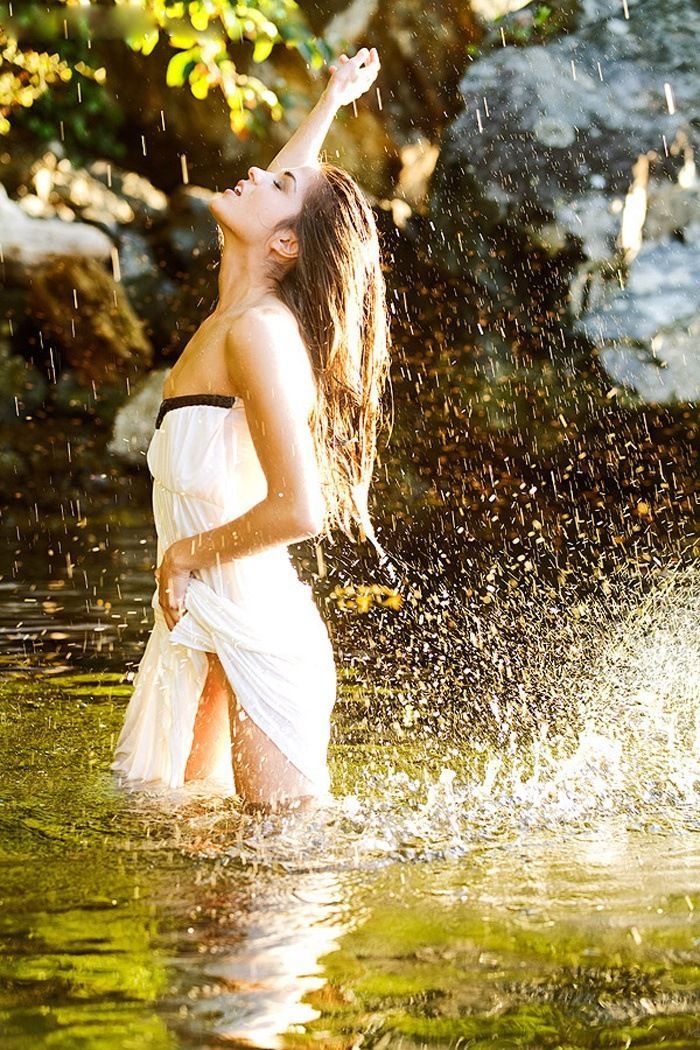 Marie Avgeropoulos in Siliguri