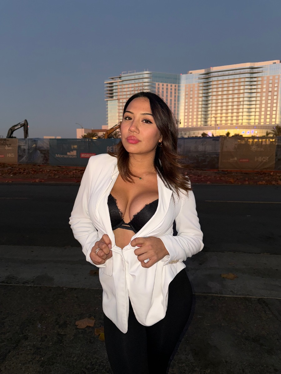 Take a pause and enjoy Ali Cruz — streaming from Siliguri