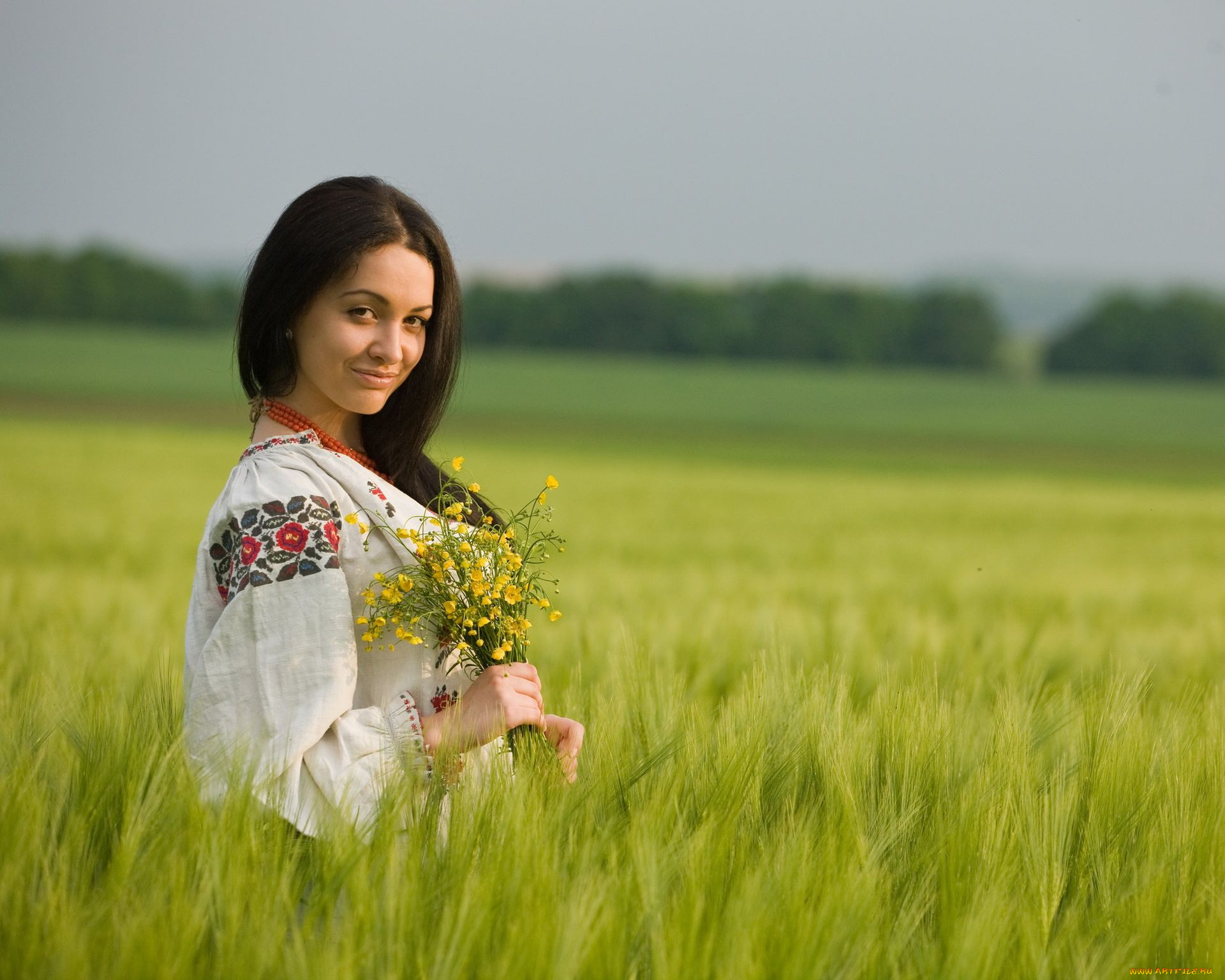 Women in Slavic costumes in Siliguri