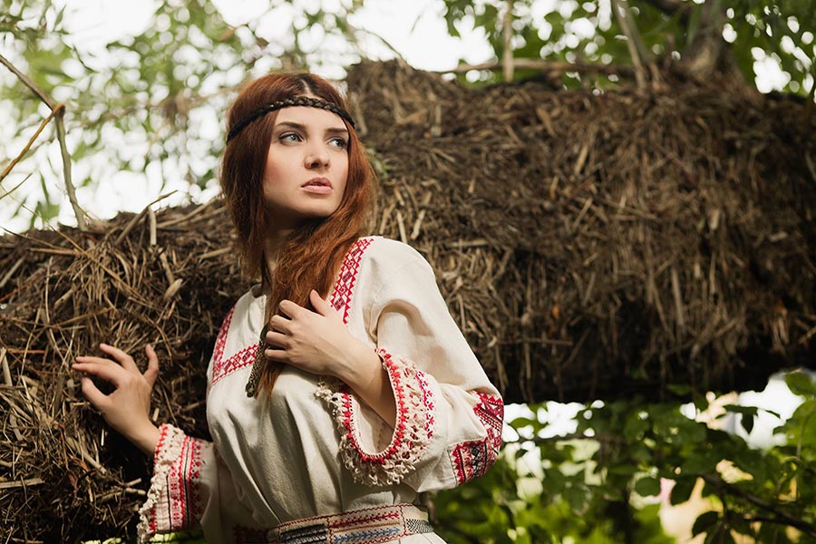 Women in Slavic costumes in Siliguri
