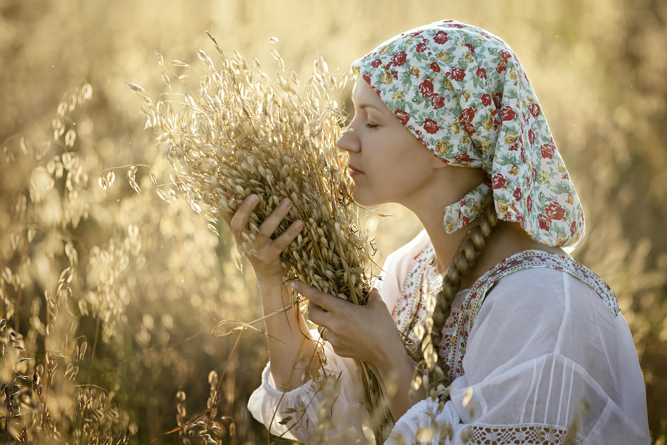 Photo Women in Slavic costumes in Siliguri
