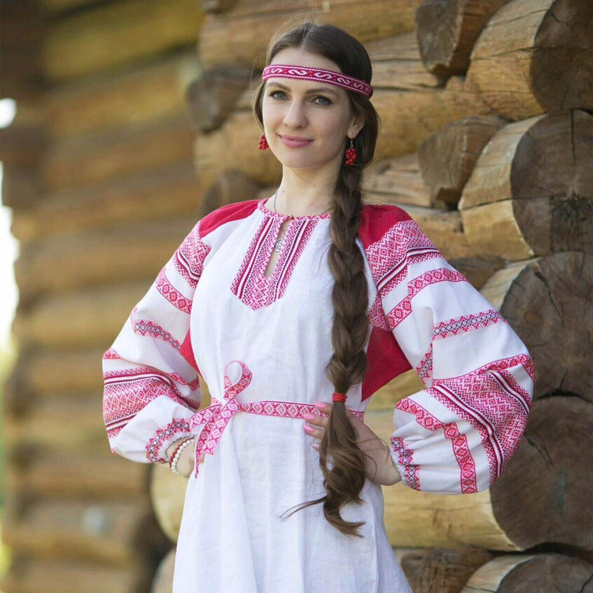 Girls in Slavic costumes in Siliguri