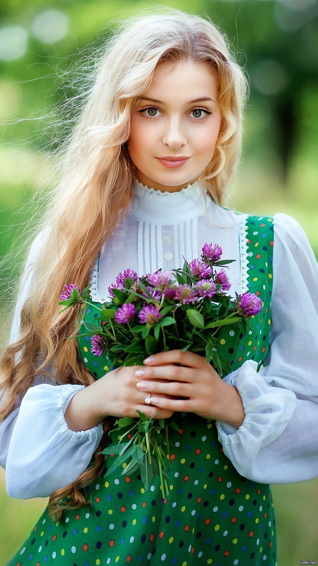 Girls in Slavic costumes in Siliguri