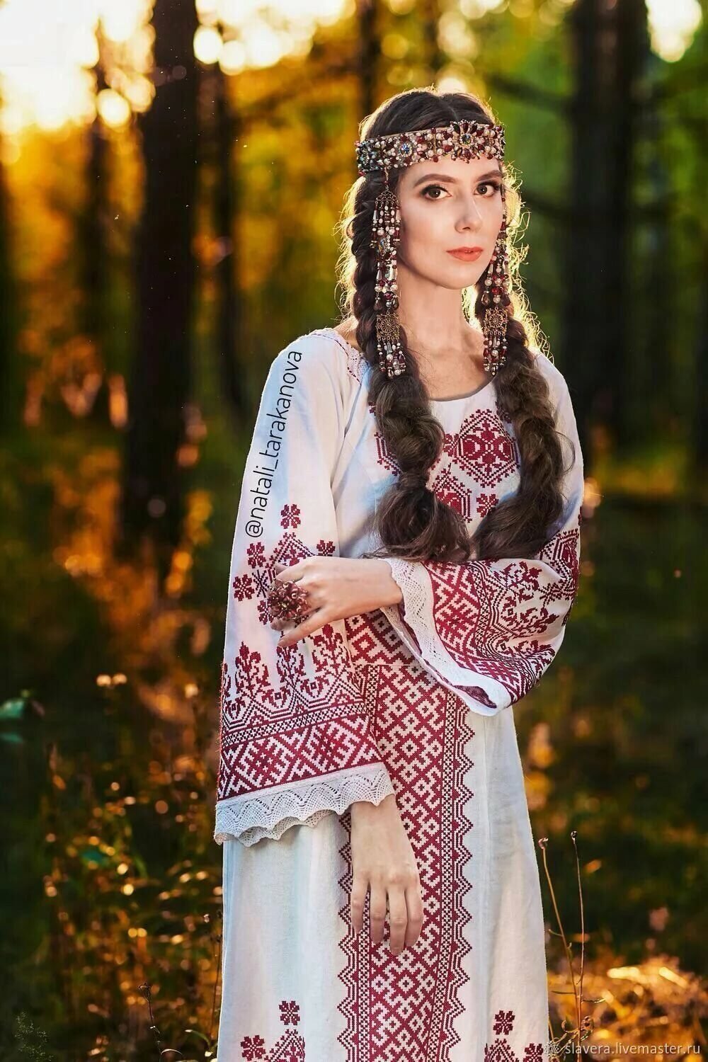 Girls in Slavic costumes in Siliguri