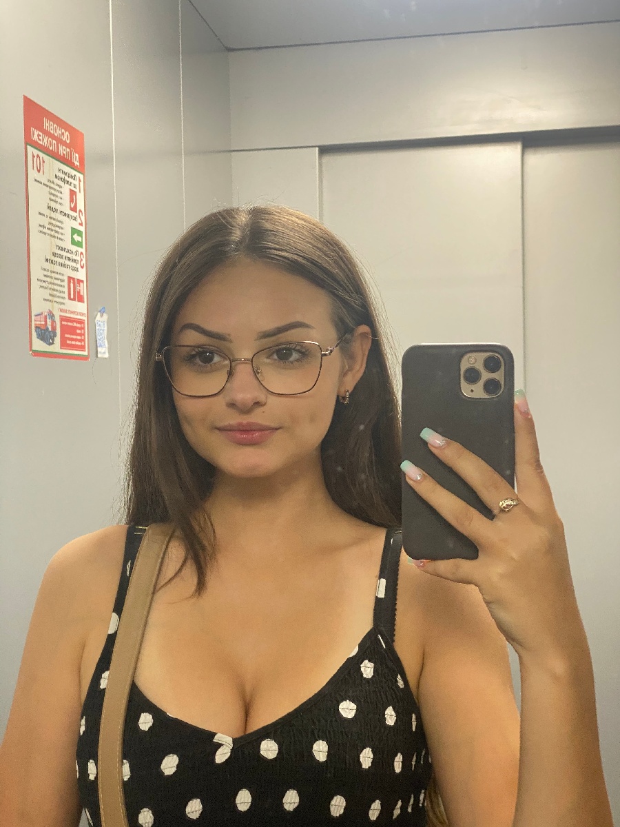 Sexy model Stacy in Siliguri